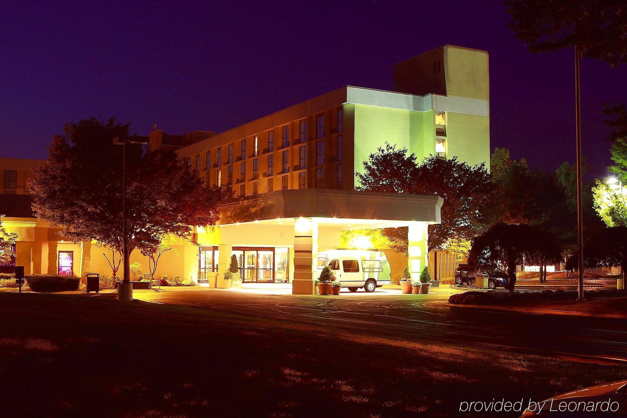 Magnuson Grand & Conference Center Somerset-Bridgewater Екстериор снимка