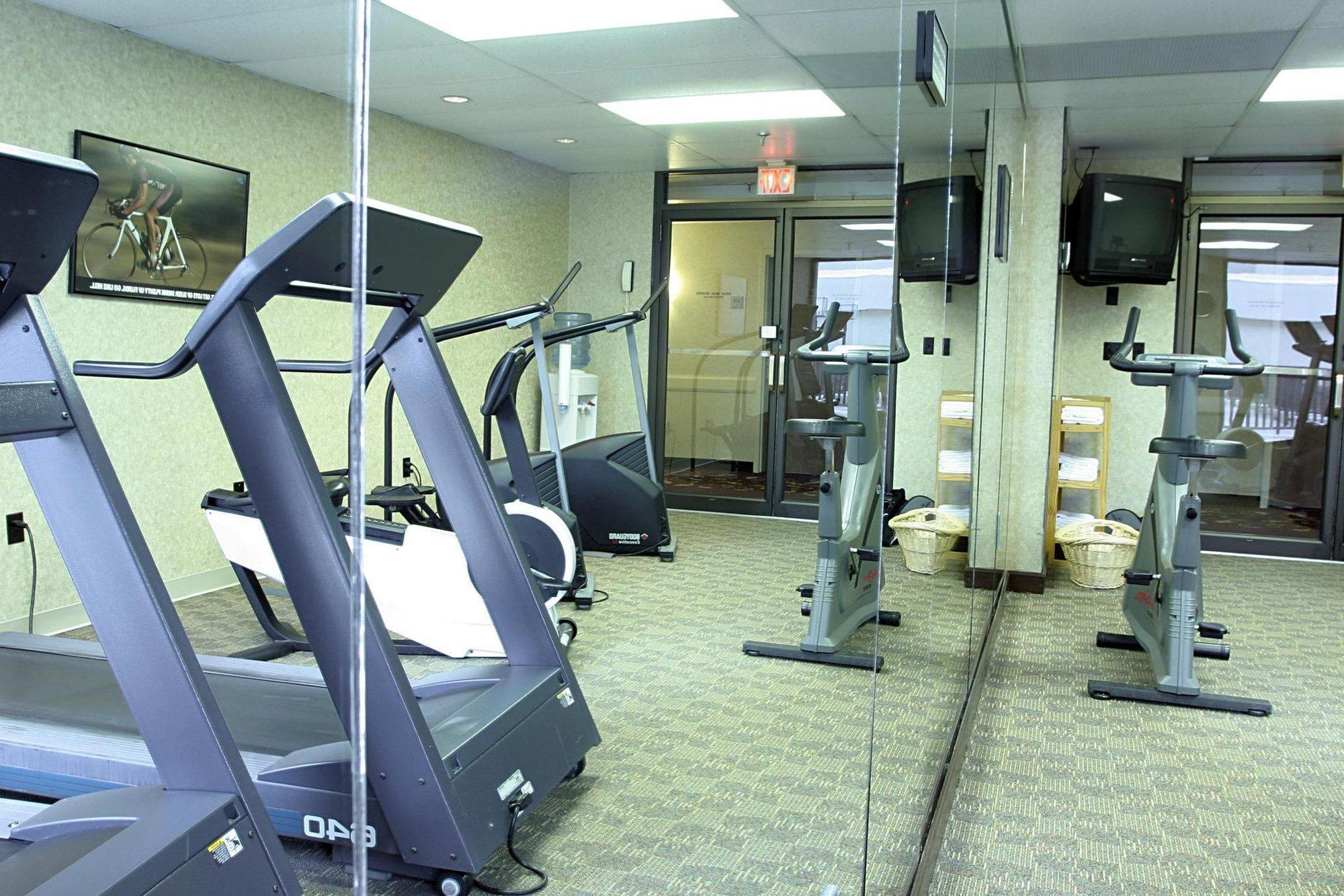 Magnuson Grand & Conference Center Somerset-Bridgewater Екстериор снимка