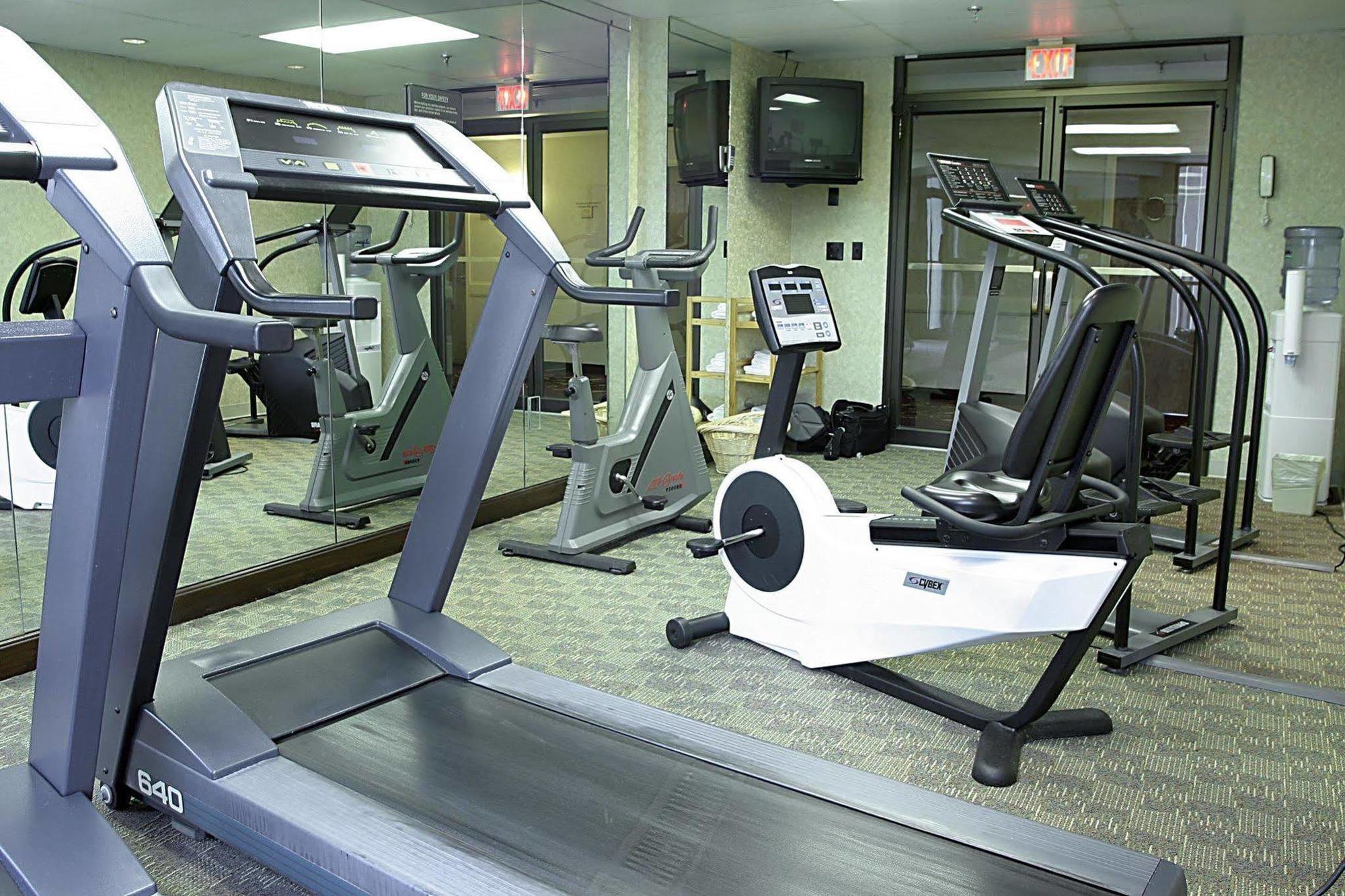 Magnuson Grand & Conference Center Somerset-Bridgewater Екстериор снимка