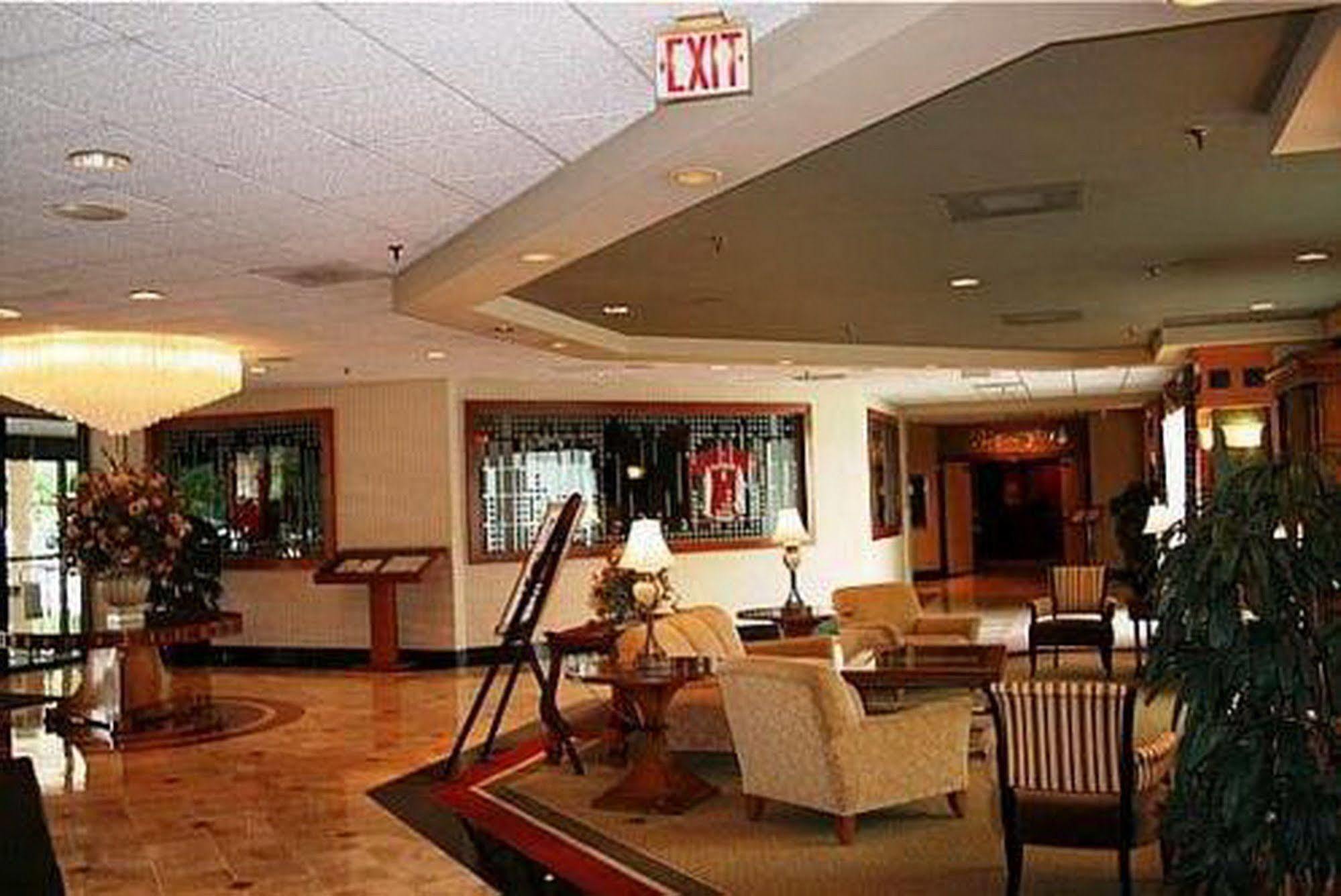Magnuson Grand & Conference Center Somerset-Bridgewater Екстериор снимка