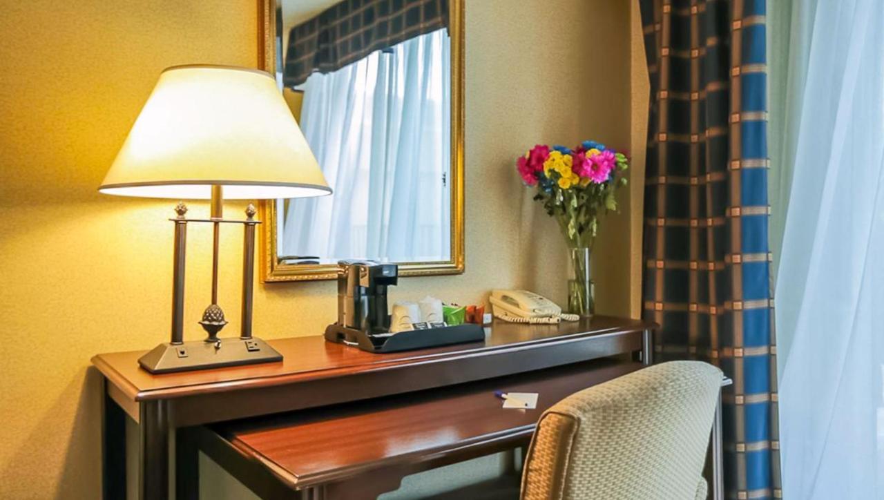 Magnuson Grand & Conference Center Somerset-Bridgewater Екстериор снимка